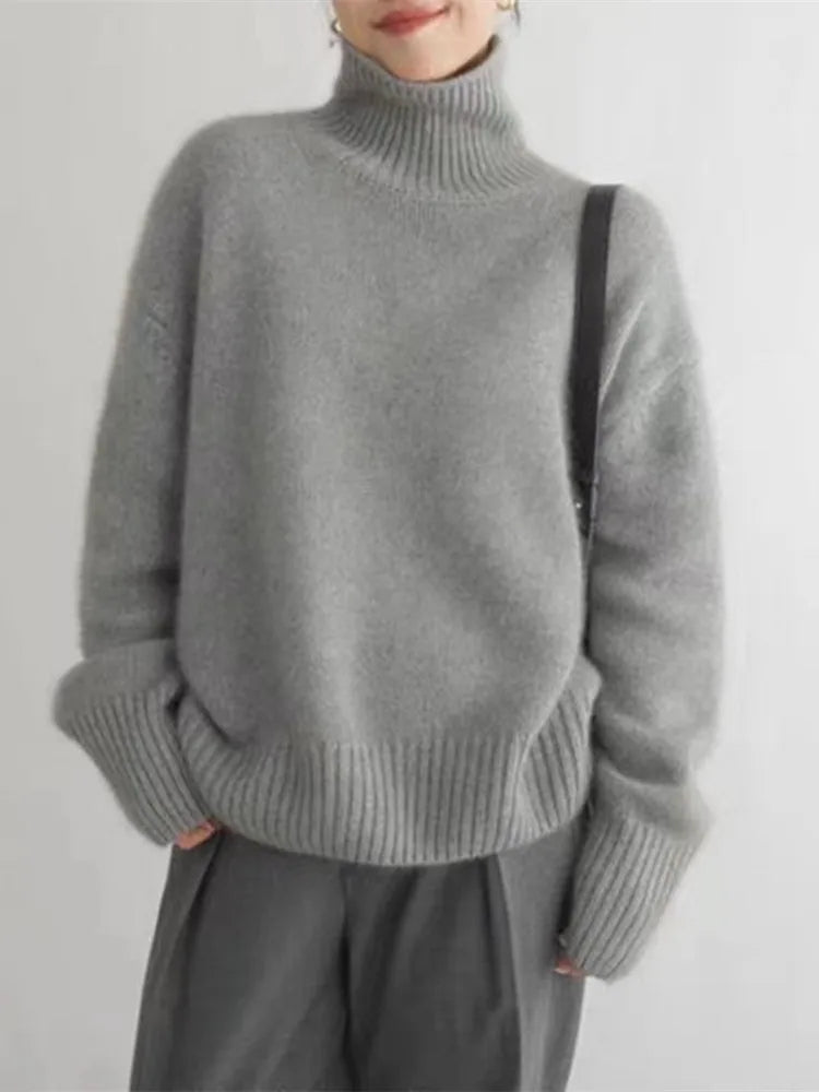 Trevor -  Chic Warm Turtleneck