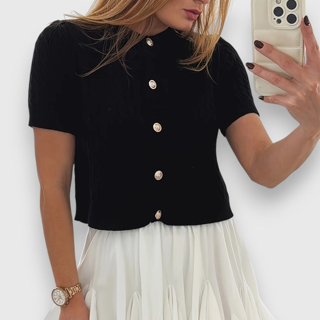 Gwenaelle – Short Cardigan with Buttons